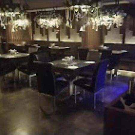 The Gagan Plaza Hotel カーンプル エクステリア 写真