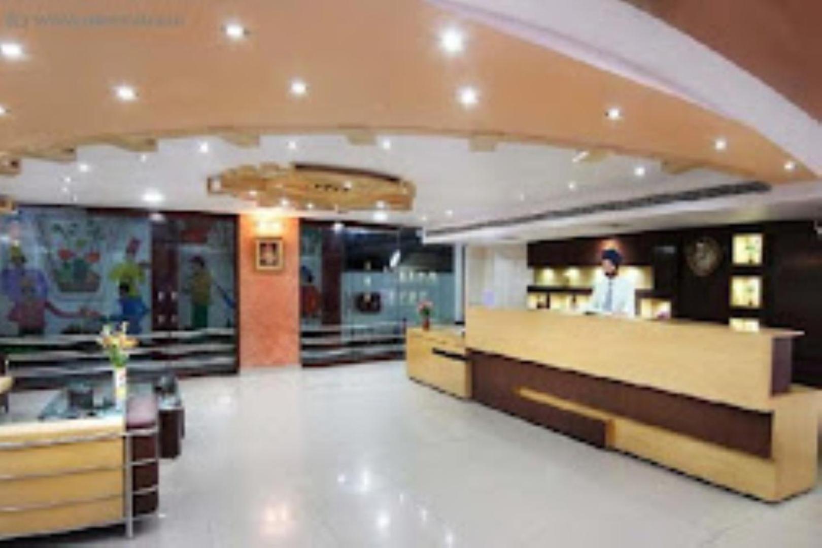 The Gagan Plaza Hotel カーンプル エクステリア 写真