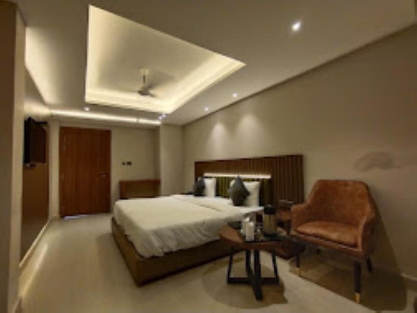 The Gagan Plaza Hotel カーンプル エクステリア 写真