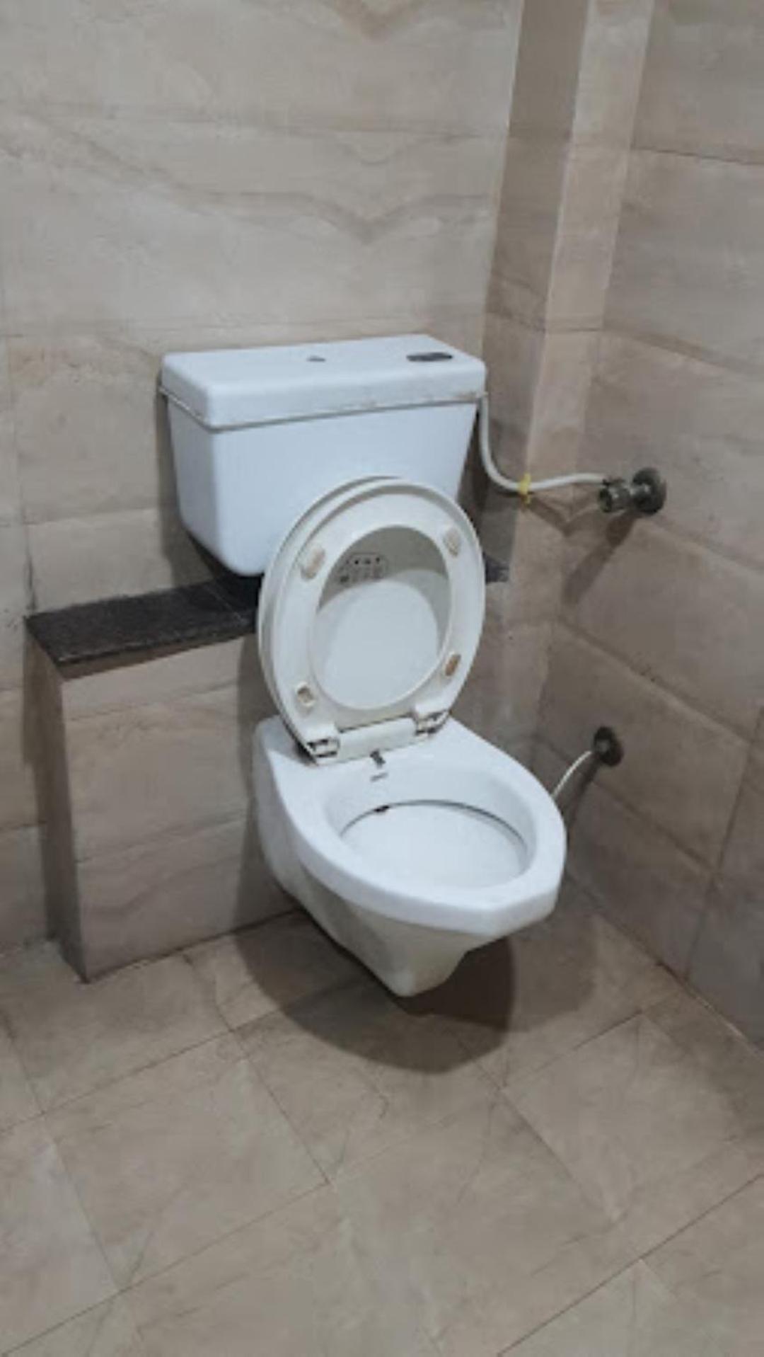 The Gagan Plaza Hotel カーンプル エクステリア 写真