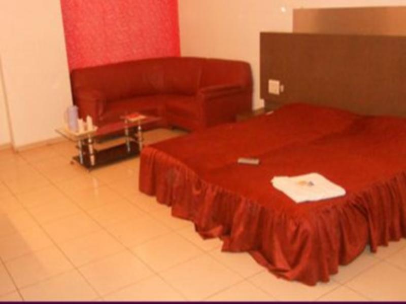 The Gagan Plaza Hotel カーンプル エクステリア 写真